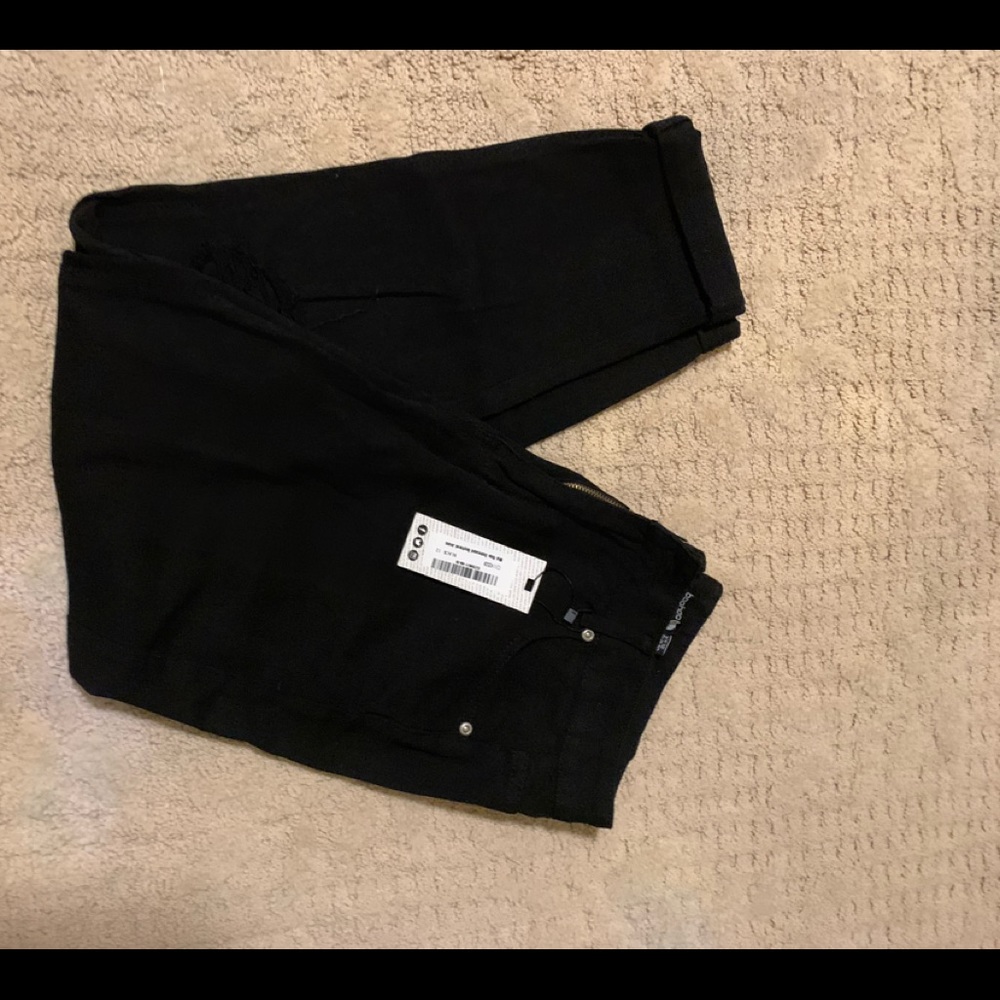 boohoo ripped mom jeans